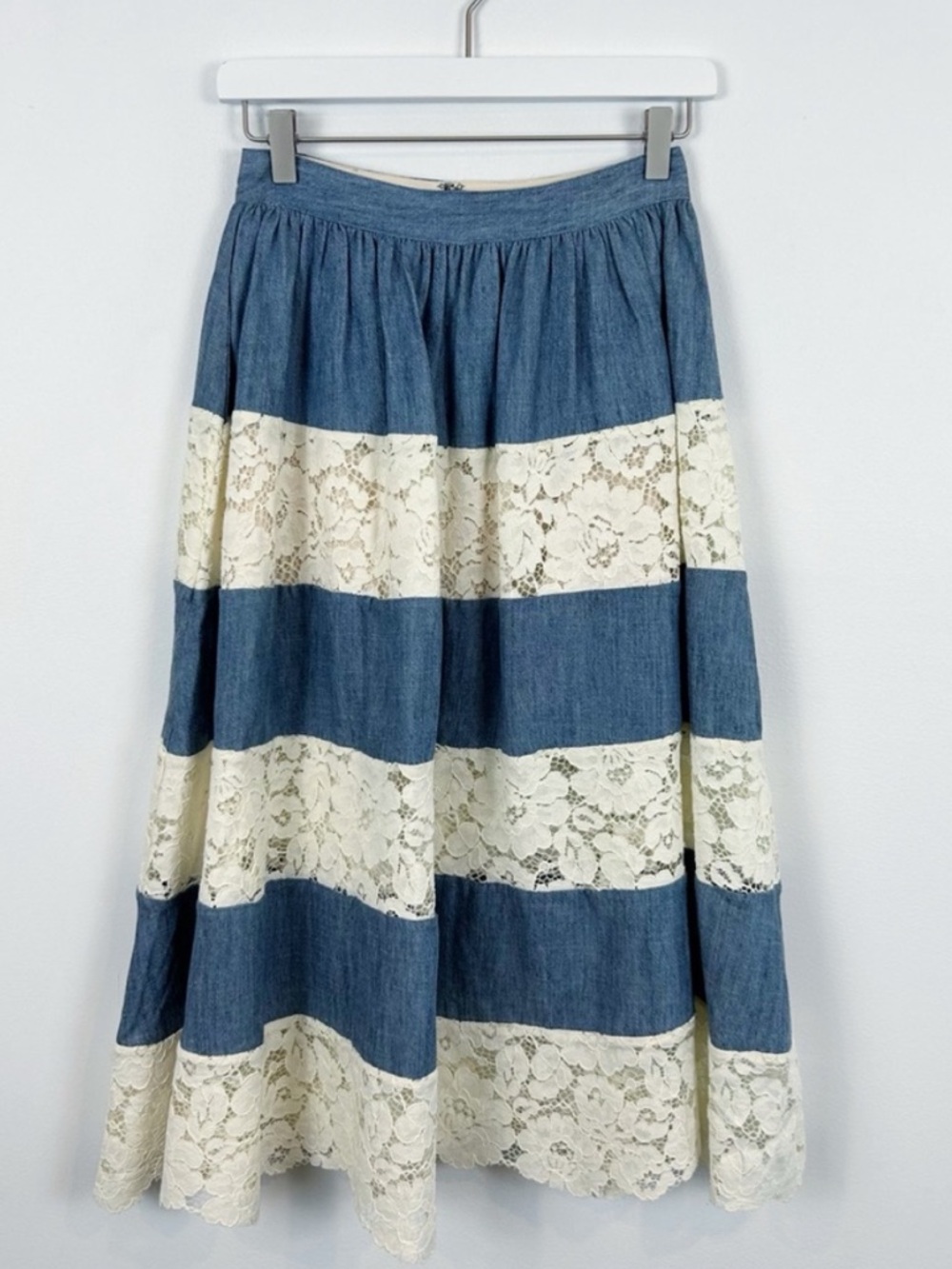 Alice + Olivia Blue Chambray & Cream Lace Tiered A-Line Skirt Size 2